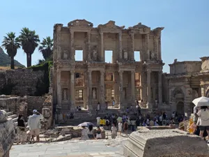 Visitors explore the historic Library of Celsus in Ephesus, a key archaeological site in İzmir, Türkiye. jigsaw puzzle