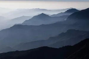 Misty and scenic view of mountain ranges in Sequoia National Park, California. jigsaw puzzle