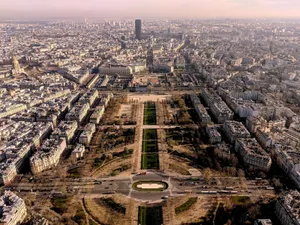 Stunning aerial view of Paris showcasing iconic cityscape and architecture. jigsaw puzzle