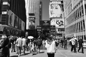 Black and white photo of a busy shopping street in Shibuya, Tokyo, Japan. jigsaw puzzle
