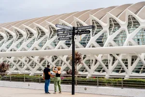 Explore Valencia's architectural marvel at the City of Arts and Sciences, a futuristic landmark in Spain. jigsaw puzzle