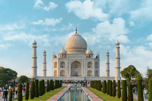 Stunning daytime view of the iconic Taj Mahal, a UNESCO World Heritage Site in Agra, India. jigsaw puzzle
